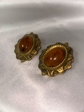 Vintage-Inspired Gold Tone Amber Cabochon Clipon Earrings - Wmn J410 Purp Bag
